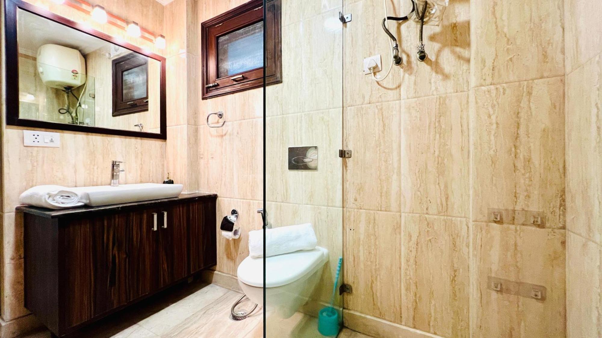 Olive Serviced Apartments - New Friends Colony New Delhi Room photo
